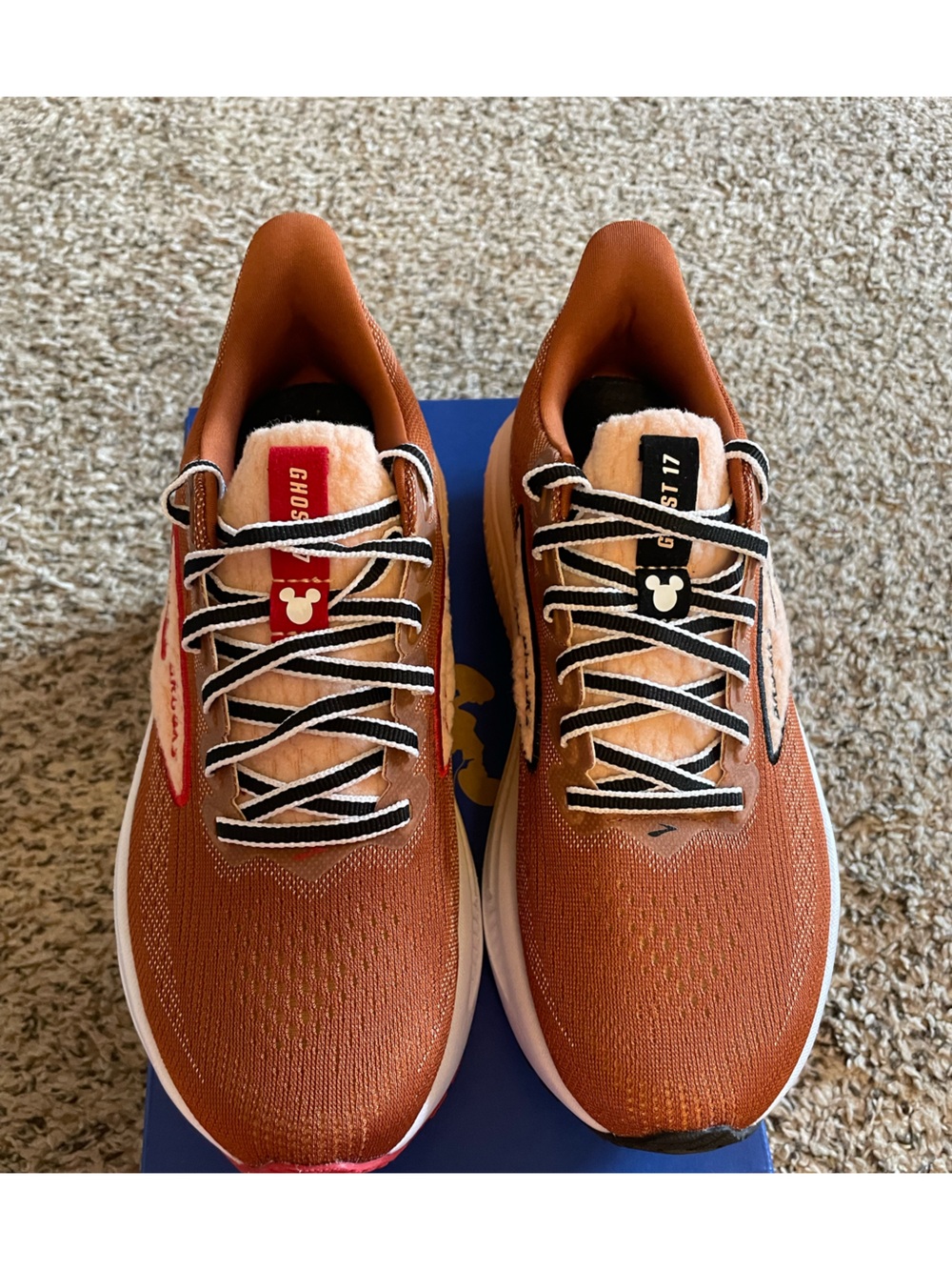 Brooks Run Disney Chip And Dale Ghost 17 Running Shoes Sneakers - Picture 3 of 8